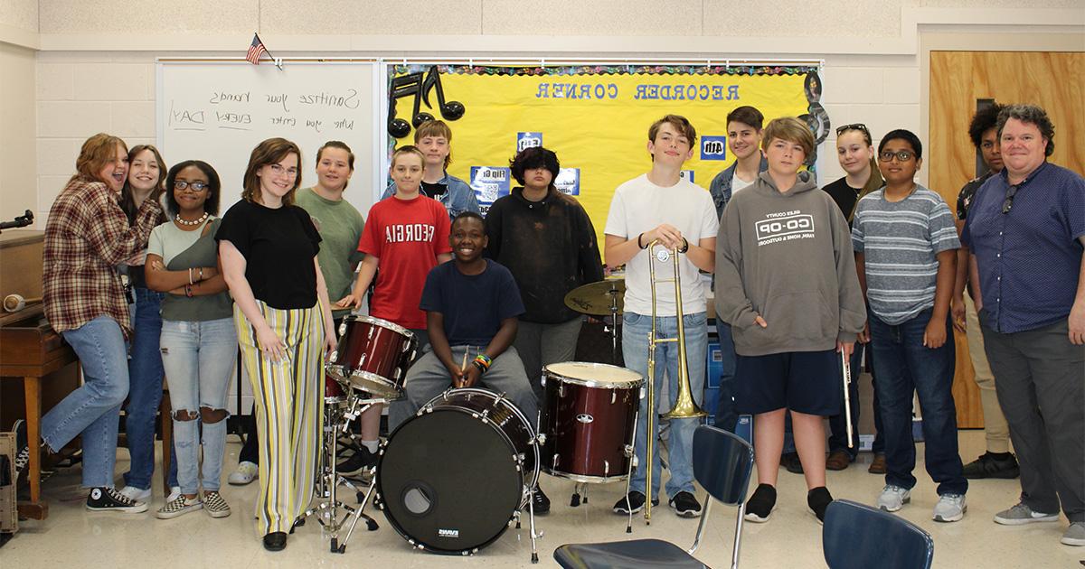 Ms. Sara Slusher '20 and the students in the Elkton Elementary School band worked with Mr. Sam Merciers, a lecturer in the Department of Music, in order to repair the instruments they would use.